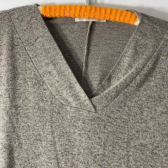 Long Sleeve Lightweight 75% Rayon Sweater Size Medium - Picture 4 of 6